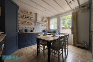 Kitchen- click for photo gallery